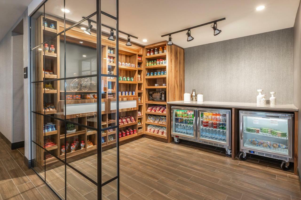 魁北克博波尔欢朋套房酒店 外观 照片